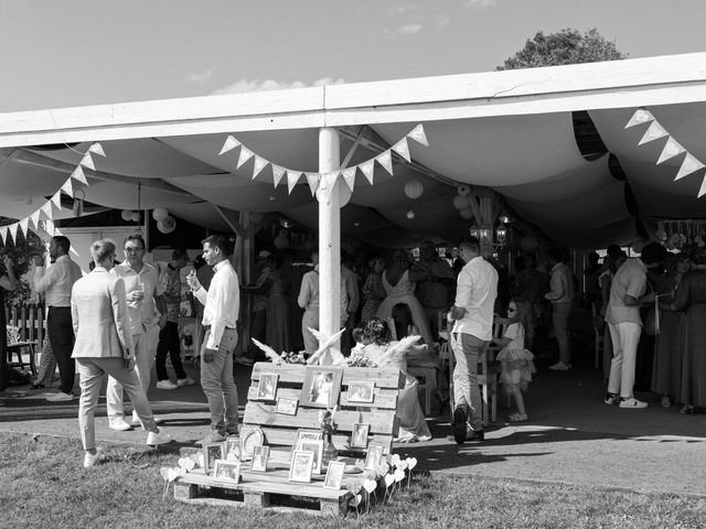 Le mariage de Johan et Virginie à Bernières-sur-Mer, Calvados 23