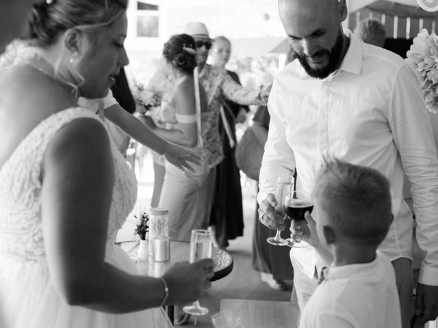 Le mariage de Johan et Virginie à Bernières-sur-Mer, Calvados 25