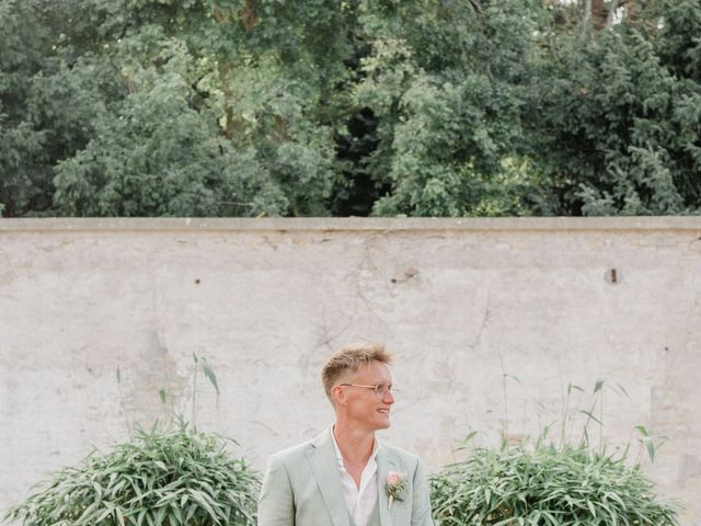 Le mariage de Johan et Virginie à Bernières-sur-Mer, Calvados 35