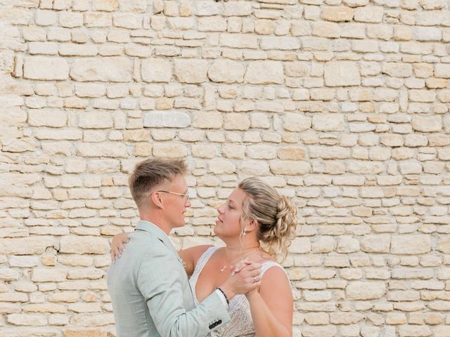 Le mariage de Johan et Virginie à Bernières-sur-Mer, Calvados 38