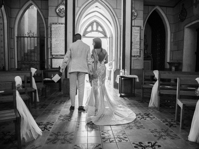 Le mariage de Nicolas et Julie à Aiguèze, Gard 30