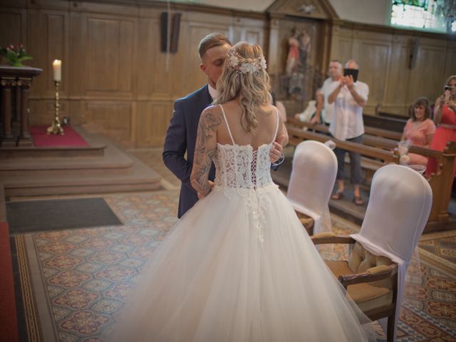 Le mariage de Thomas et Cassandra à Folschviller, Moselle 10