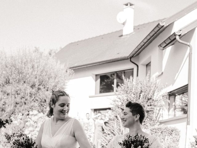 Le mariage de Marine et Océane à Jouarre, Seine-et-Marne 14