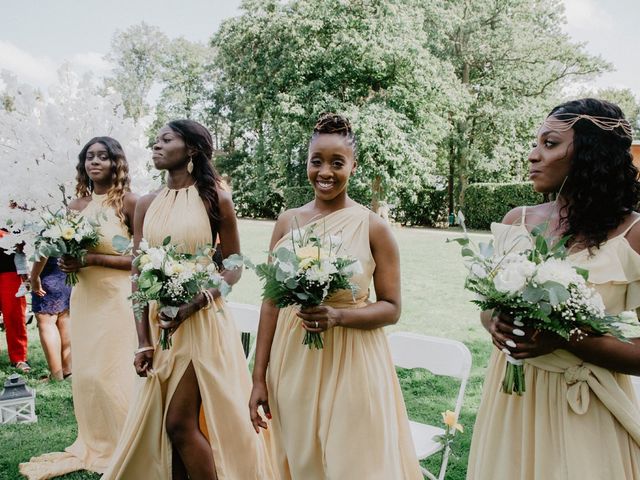 Le mariage de Patrolie et Sarah à Fresneaux-Montchevreuil, Oise 47