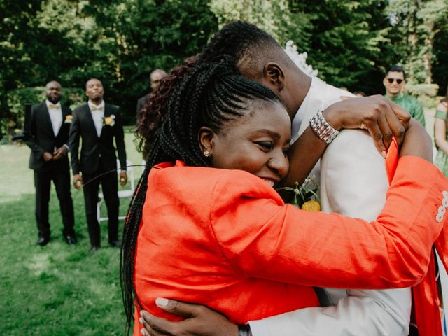 Le mariage de Patrolie et Sarah à Fresneaux-Montchevreuil, Oise 55