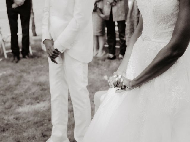 Le mariage de Patrolie et Sarah à Fresneaux-Montchevreuil, Oise 82