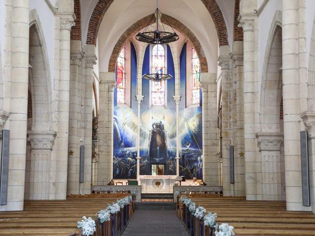 Le mariage de Anthony et Amandine à Bourbon-Lancy, Saône et Loire 27