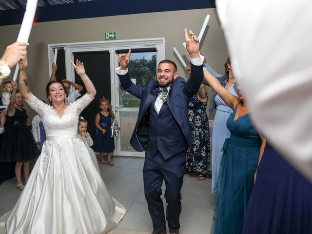 Le mariage de Anthony et Amandine à Bourbon-Lancy, Saône et Loire 122