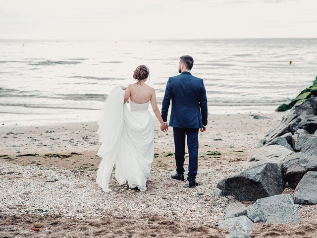 Le mariage de Ayk et Pauline à Blonville-sur-Mer, Calvados 12