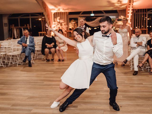 Le mariage de Ayk et Pauline à Blonville-sur-Mer, Calvados 16