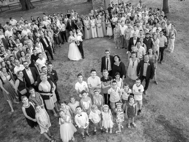 Le mariage de Romain et Sarah à Cosne-d&apos;Allier, Allier 10