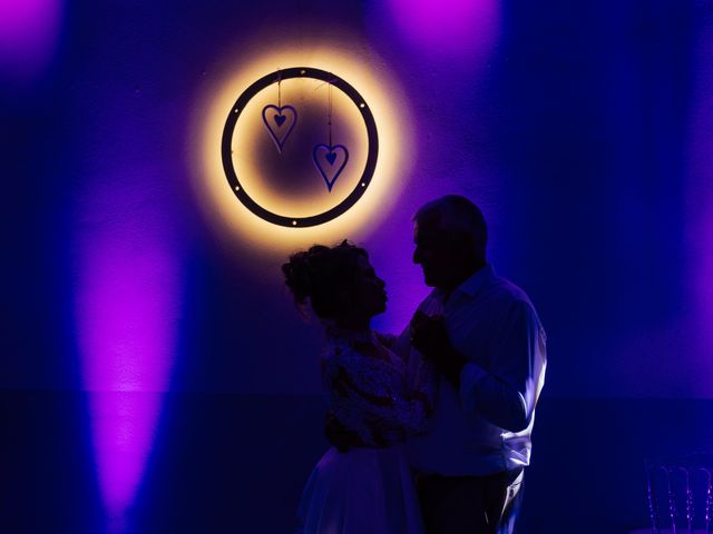 Le mariage de Ilgun et Tiphaine à Saint-Bonnet-les-Oules, Loire 40