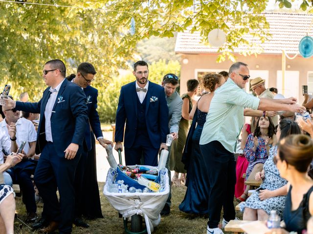 Le mariage de Etienne et Emilie à Quingey, Doubs 32