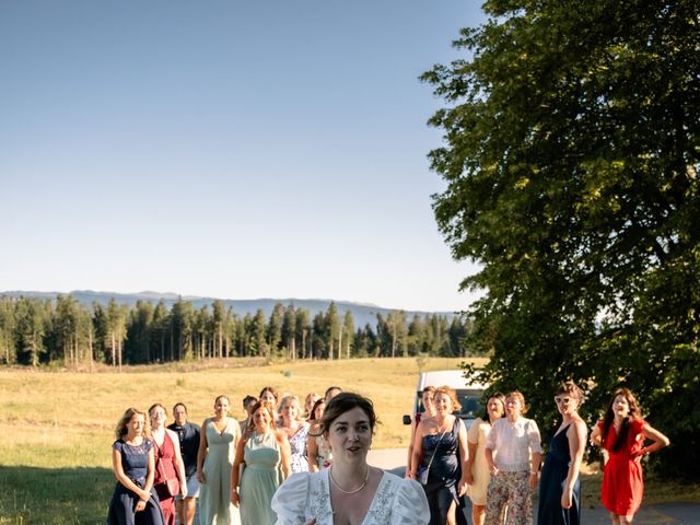 Le mariage de Etienne et Emilie à Quingey, Doubs 39