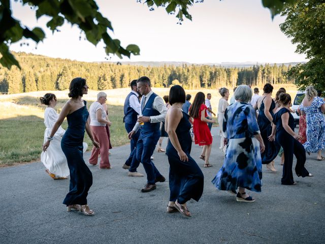Le mariage de Etienne et Emilie à Quingey, Doubs 48