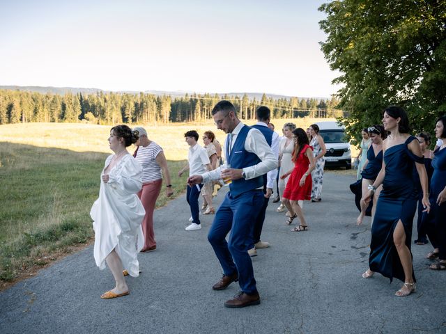 Le mariage de Etienne et Emilie à Quingey, Doubs 49