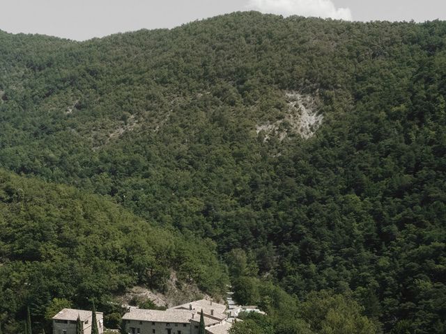 Le mariage de Lucas et Anne à Nyons, Drôme 3