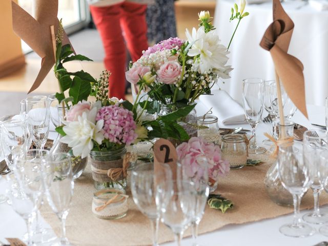 Le mariage de Olivier et Camille à Saint-Pey-de-Castets, Gironde 25