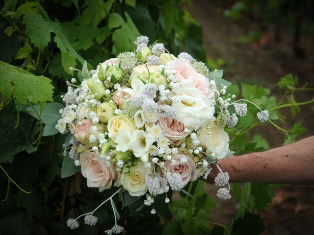 Le mariage de Olivier et Camille à Saint-Pey-de-Castets, Gironde 28