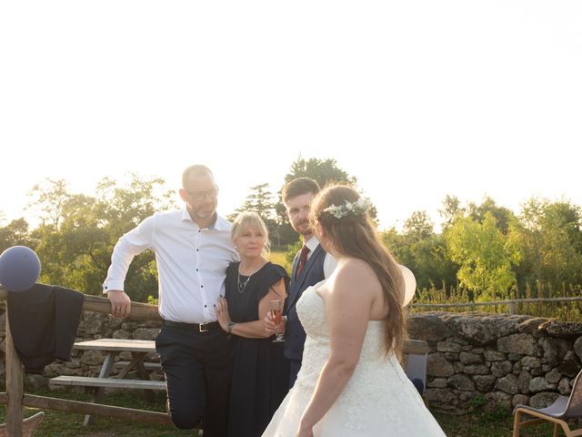 Le mariage de Julien et Manon à Les Herbiers, Vendée 43