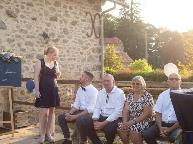 Le mariage de Julien et Manon à Les Herbiers, Vendée 44