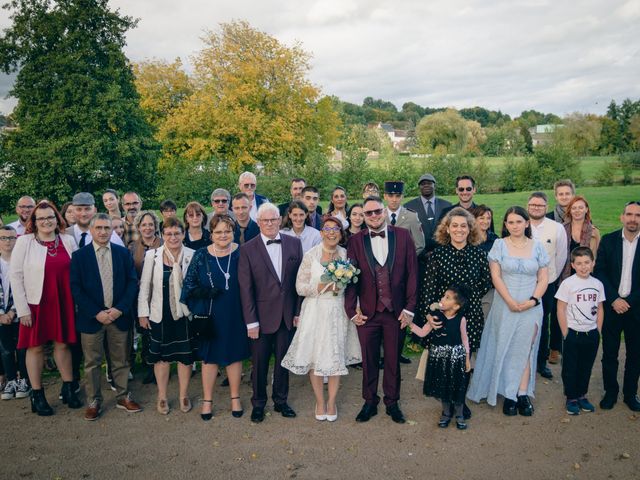 Le mariage de Romuald et Gwenaelle à Courcemont, Sarthe 16