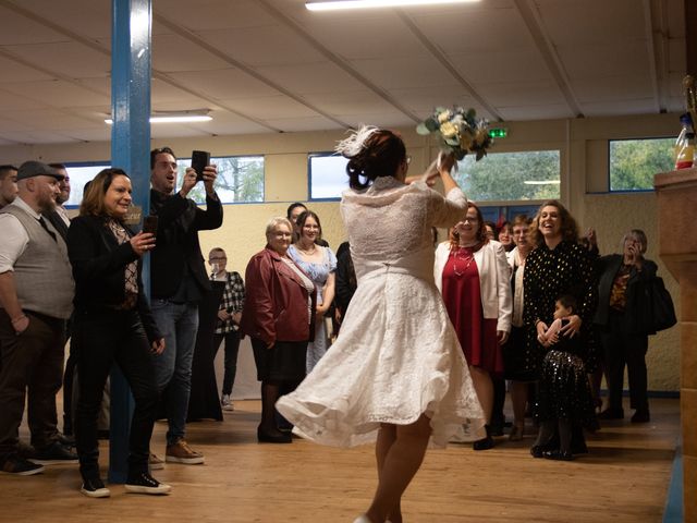 Le mariage de Romuald et Gwenaelle à Courcemont, Sarthe 36