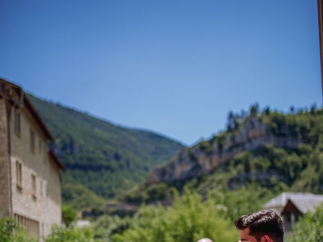 Le mariage de Olivier et Camille à Sévérac-le-Château, Aveyron 13