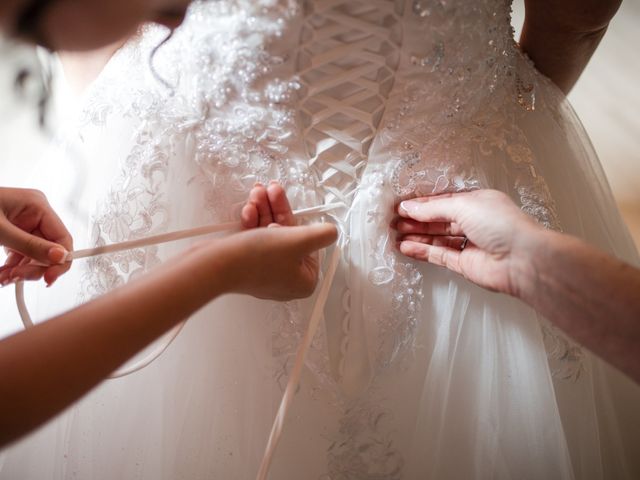 Le mariage de Anthony et Cindy à Mirebeau, Vienne 14