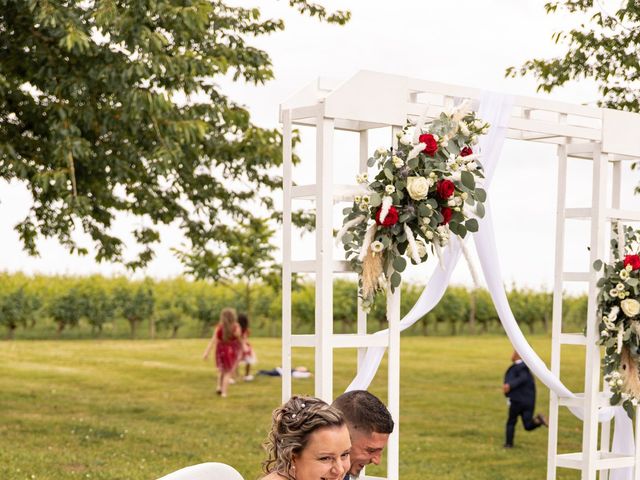 Le mariage de Anthony et Cindy à Mirebeau, Vienne 22