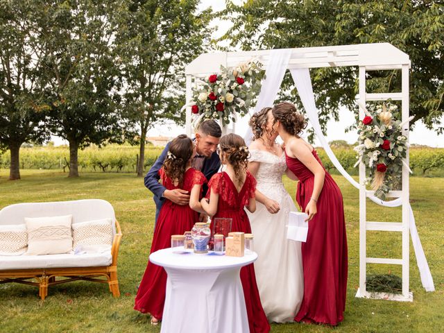 Le mariage de Anthony et Cindy à Mirebeau, Vienne 27