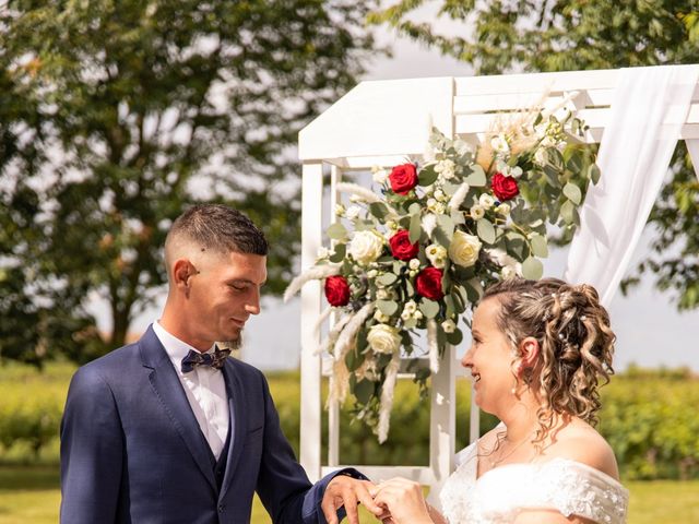 Le mariage de Anthony et Cindy à Mirebeau, Vienne 28