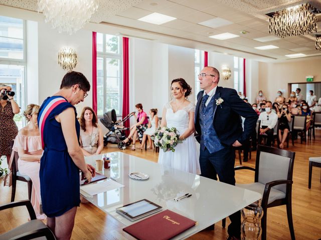 Le mariage de Romain et Lucie à Saint-Astier, Dordogne 6