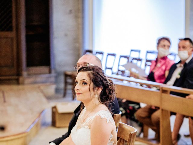 Le mariage de Romain et Lucie à Saint-Astier, Dordogne 13