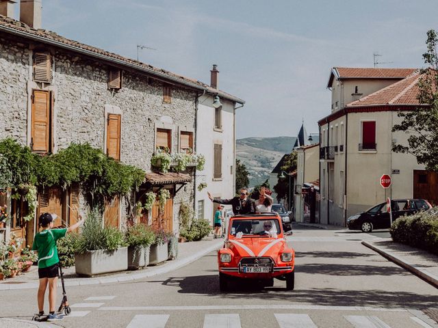 Le mariage de Christophe et Anthéa à Saint-Martin-la-Plaine, Loire 32