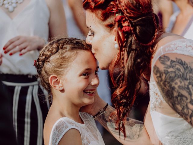 Le mariage de Christophe et Anthéa à Saint-Martin-la-Plaine, Loire 59