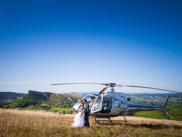 Le mariage de Cyril et Coralie à Matour, Saône et Loire 30