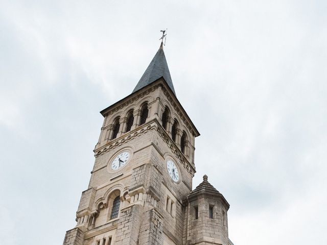 Le mariage de Johan et Delphine à Saint-Lager, Rhône 25