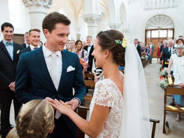 Le mariage de Johan et Delphine à Saint-Lager, Rhône 35