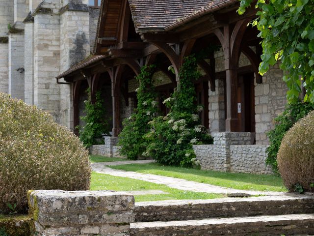 Le mariage de Stéphane et Mathilde à Hénonville, Oise 3