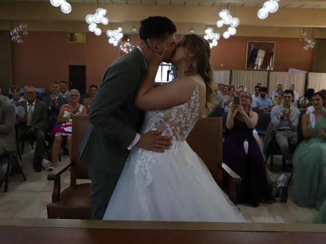 Le mariage de Clément et Amandine à Marquette-lez-Lille, Nord 11