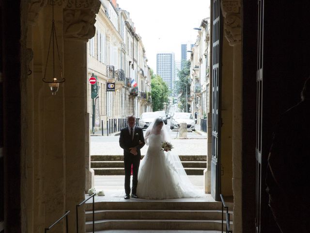 Le mariage de Rémi et Alexia à Bordeaux, Gironde 15