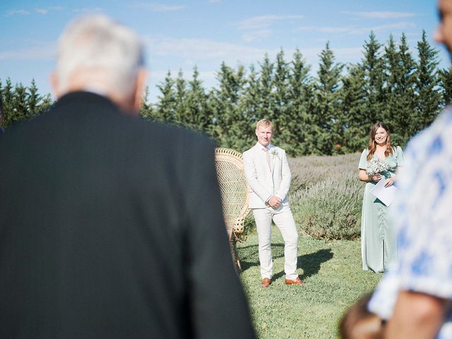 Le mariage de Jordan et Charlotte à Les Vignères, Vaucluse 13