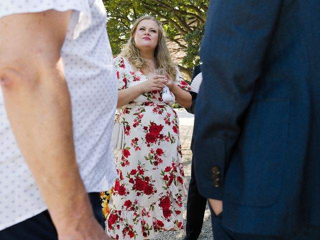 Le mariage de Jordan et Charlotte à Les Vignères, Vaucluse 56