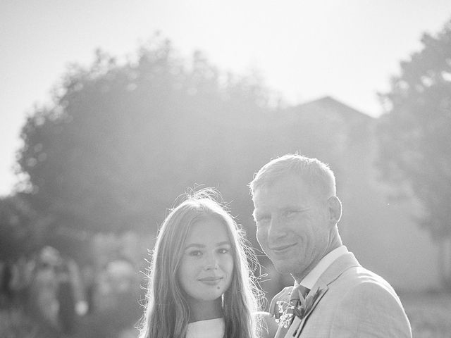 Le mariage de Jordan et Charlotte à Les Vignères, Vaucluse 85