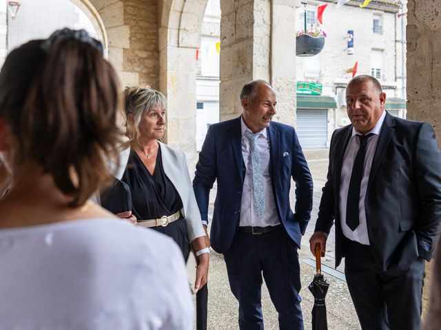 Le mariage de Kevin et Sarah à Rouillac, Charente 63