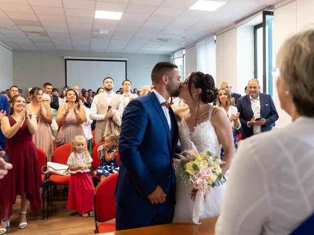 Le mariage de Kevin et Sarah à Rouillac, Charente 73