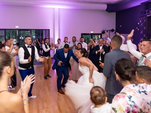 Le mariage de Kevin et Sarah à Rouillac, Charente 118