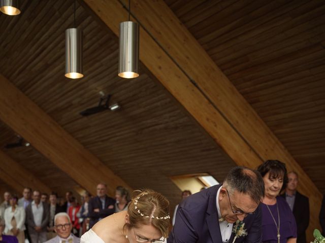 Le mariage de Pascal et Béatrice à Châteaubourg, Ardèche 5