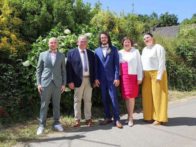 Le mariage de Pierre-Yves et Coralie à Henvic, Finistère 5